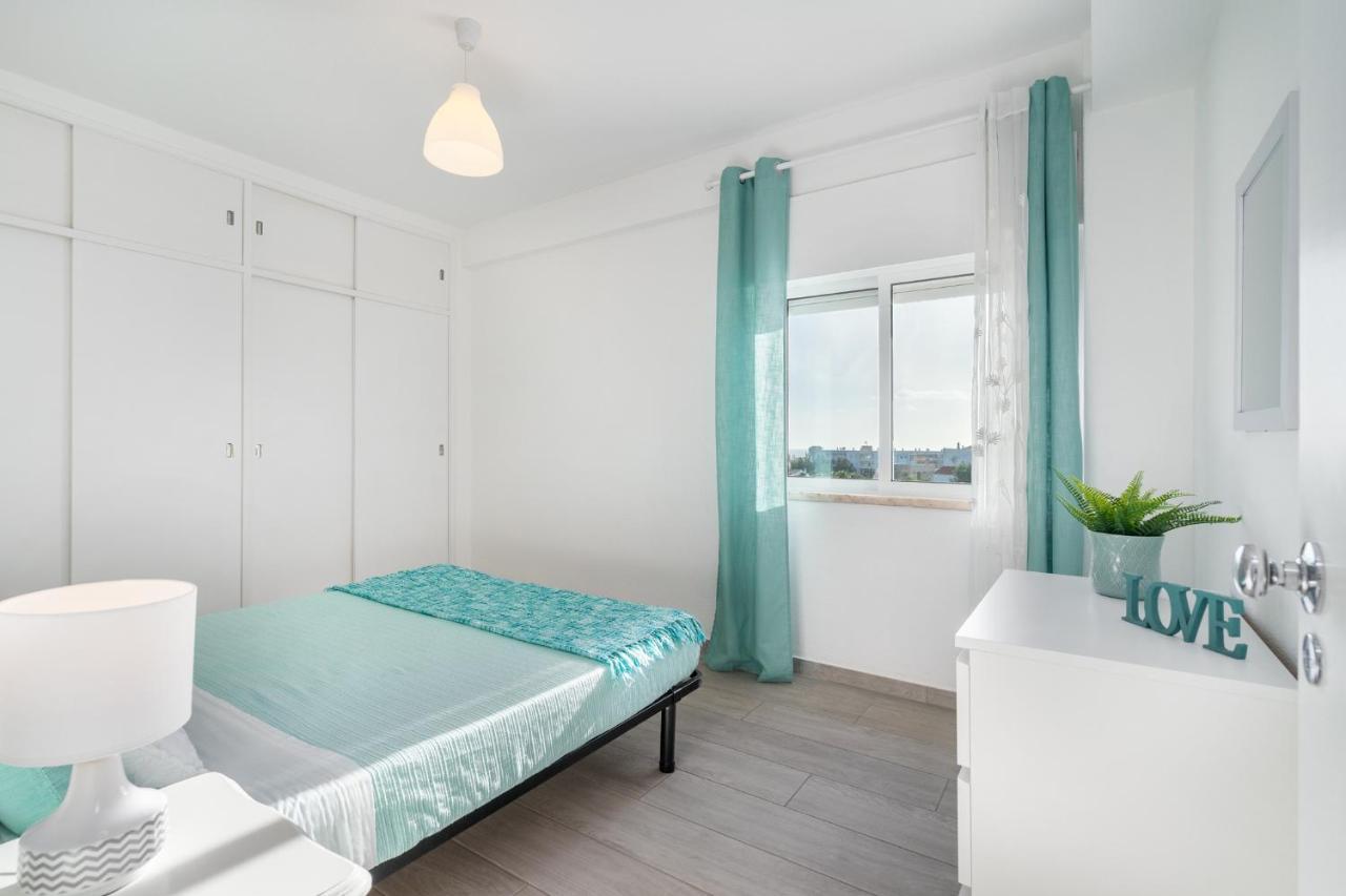 Apartamento Cor Do Mar - Sunny, Clean And Spacious Apartment With Sea View, In Alvor - Very Close Walking Distance To The Beach And Alvor Village ภายนอก รูปภาพ