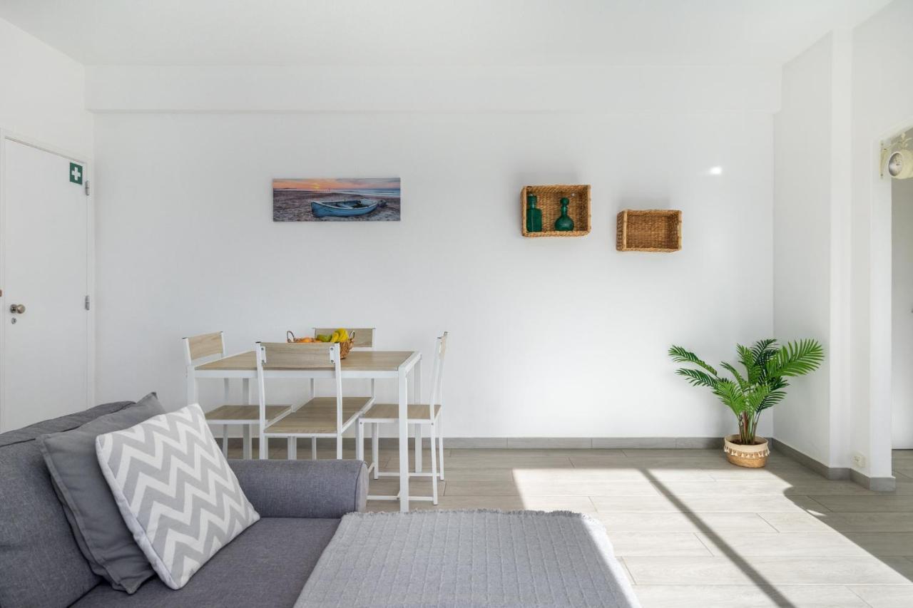 Apartamento Cor Do Mar - Sunny, Clean And Spacious Apartment With Sea View, In Alvor - Very Close Walking Distance To The Beach And Alvor Village ภายนอก รูปภาพ
