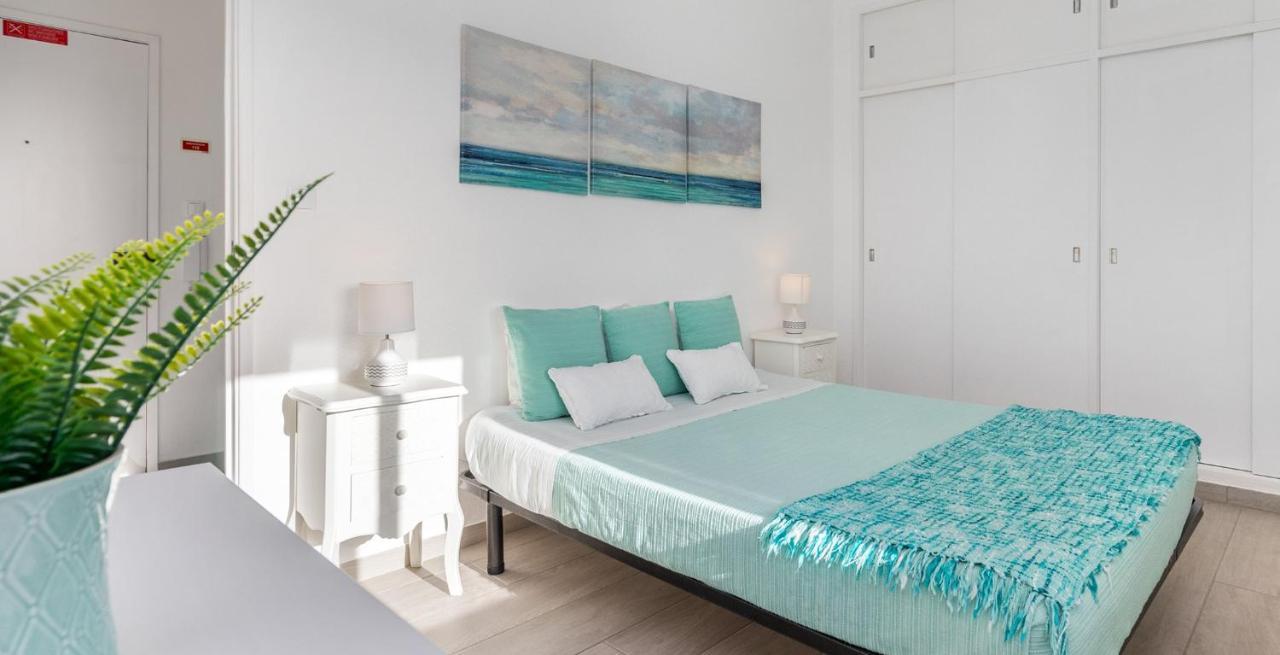Apartamento Cor Do Mar - Sunny, Clean And Spacious Apartment With Sea View, In Alvor - Very Close Walking Distance To The Beach And Alvor Village ภายนอก รูปภาพ