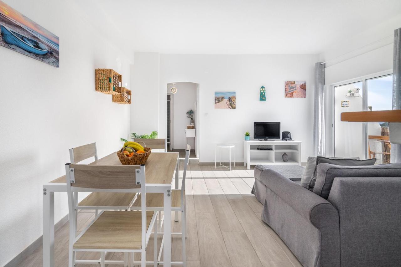 Apartamento Cor Do Mar - Sunny, Clean And Spacious Apartment With Sea View, In Alvor - Very Close Walking Distance To The Beach And Alvor Village ภายนอก รูปภาพ