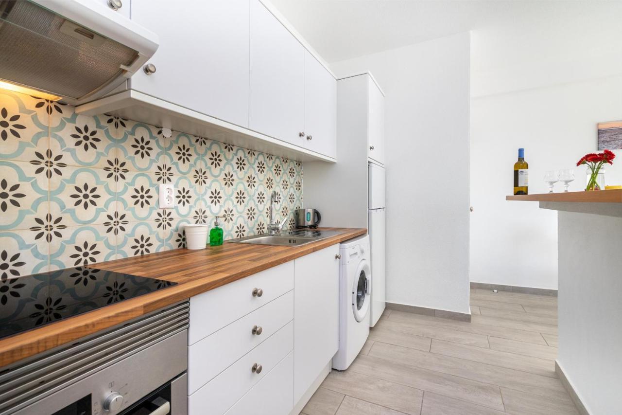 Apartamento Cor Do Mar - Sunny, Clean And Spacious Apartment With Sea View, In Alvor - Very Close Walking Distance To The Beach And Alvor Village ภายนอก รูปภาพ