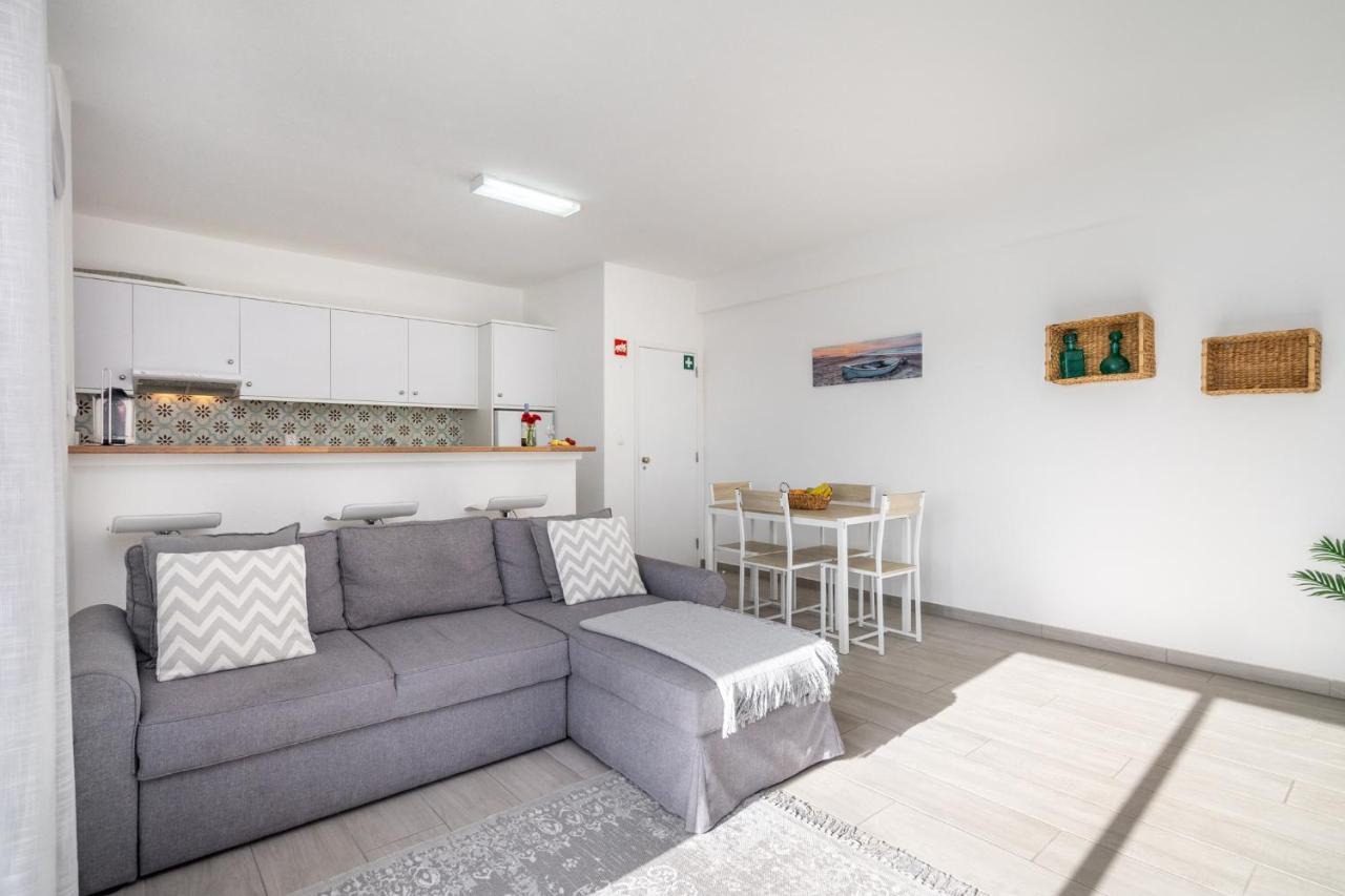 Apartamento Cor Do Mar - Sunny, Clean And Spacious Apartment With Sea View, In Alvor - Very Close Walking Distance To The Beach And Alvor Village ภายนอก รูปภาพ